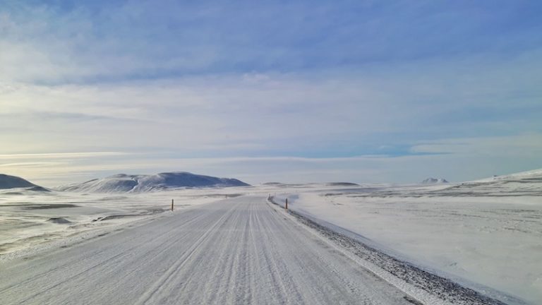 Driving in Iceland in Winter: driving tips to stay safe